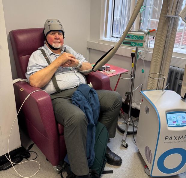 patient using scalp cooler